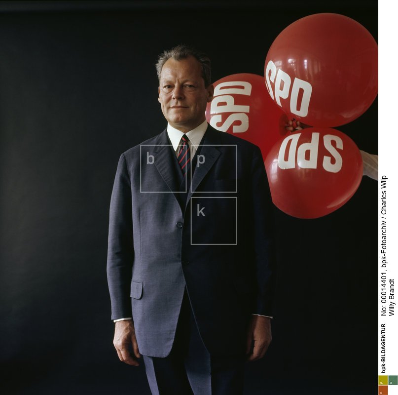 Person: Willy Brandt [18.12.1913 - 08.10.1992], Deutscher Politiker (SPD), vierter Bundeskanzler der BRD (1969-74)<BR>Aufnahmedatum: 1968<BR>Material/Technik: Foto<BR>