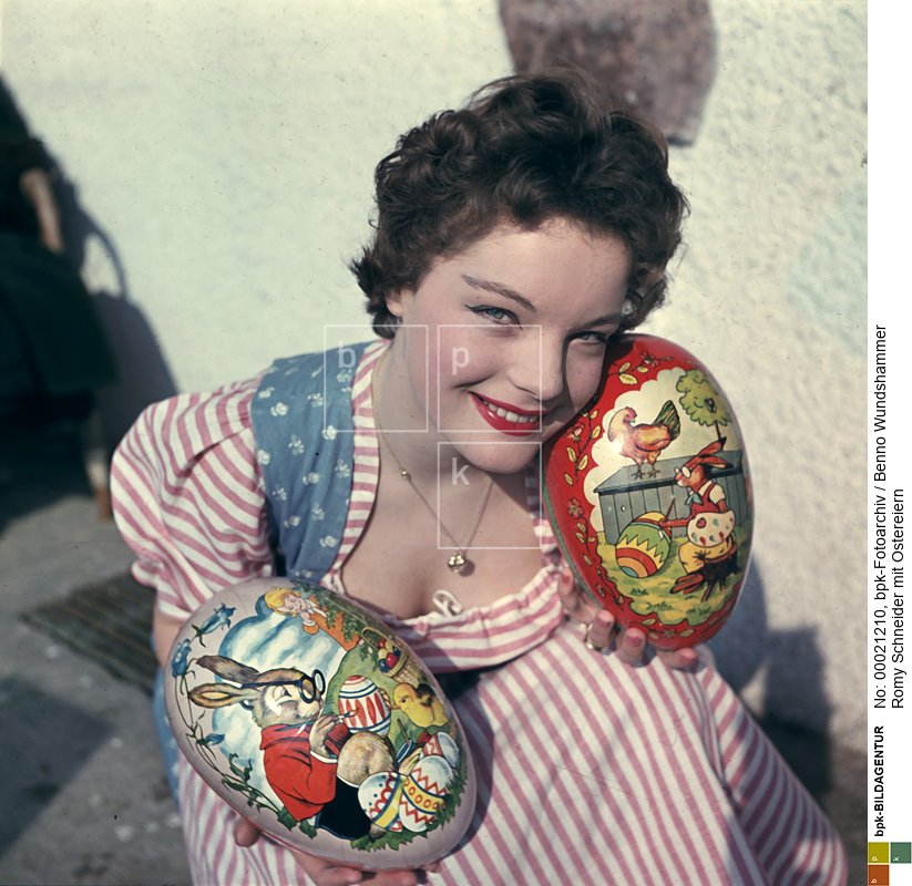 Person: Romy Schneider [23.09.1938 - 29.05.1982], Österreichisch-deutsche Filmschauspielerin<BR>Aufnahmedatum: um 1954<BR>Material/Technik: Foto<BR>Inventar-Nr.: Wu C52/03/01-1<BR>