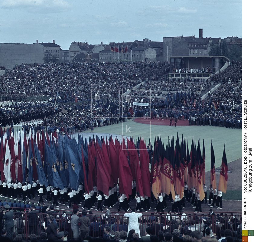 Aufnahmedatum: 01.05.1965<BR>Material/Technik: Foto<BR>Aufnahmeort: Berlin (Ost) / DDR<BR>Inventar-Nr.: Sz F<BR>