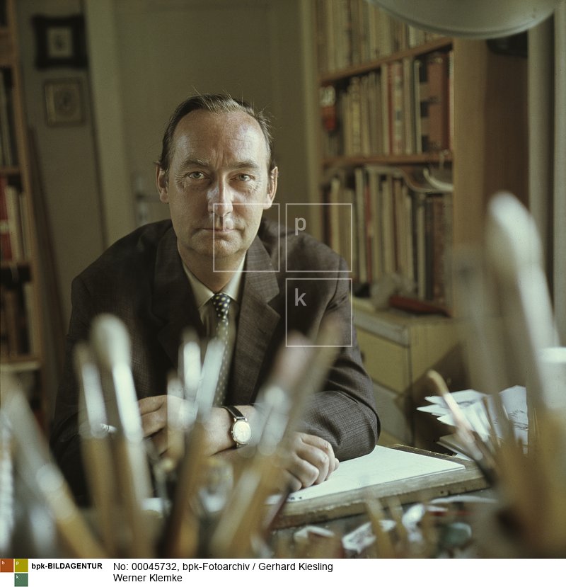 Person: Werner Klemke [12.03.1917 - 26.08.1994] Deutscher Maler und Graphiker<BR>Aufnahmedatum: um 1965<BR>Material/Technik: Foto<BR>Aufnahmeort: Berlin (Ost) / DDR<BR>Inventar-Nr.: Ks F0364-01<BR>