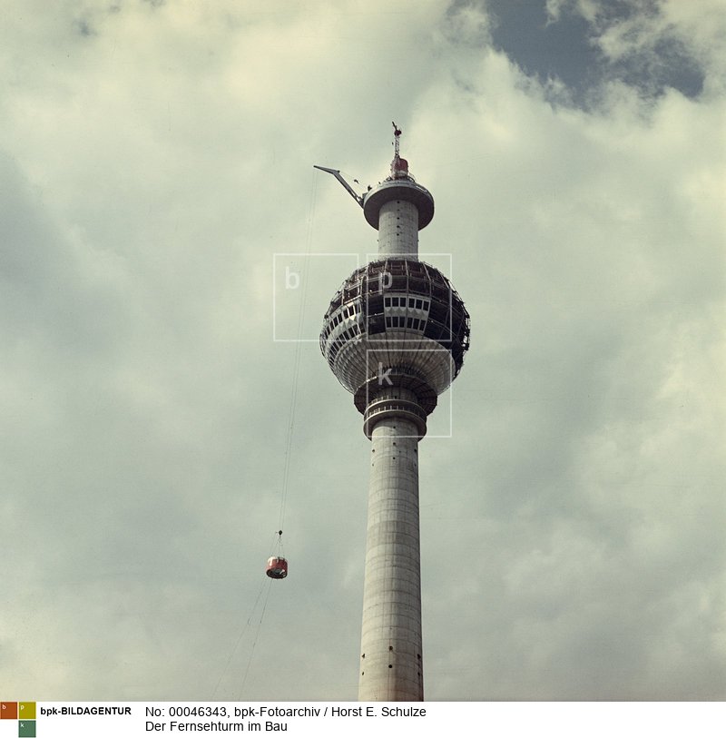 Aufnahmedatum: Juli 1968<BR>Material/Technik: Foto<BR>Aufnahmeort: Berlin (Ost) / DDR<BR>Inventar-Nr.: Sz F68/33-01<BR>