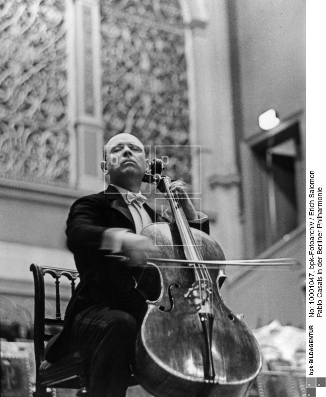 Person: Pablo Casals [29.12.1876 - 22.10.1973], Spanischer Cellist, Komponist und Dirigent<BR>Aufnahmedatum: o.J. (um 1930)<BR>Material/Technik: Foto<BR>Aufnahmeort: Berlin<BR>Inventar-Nr.: Sa D134<BR>