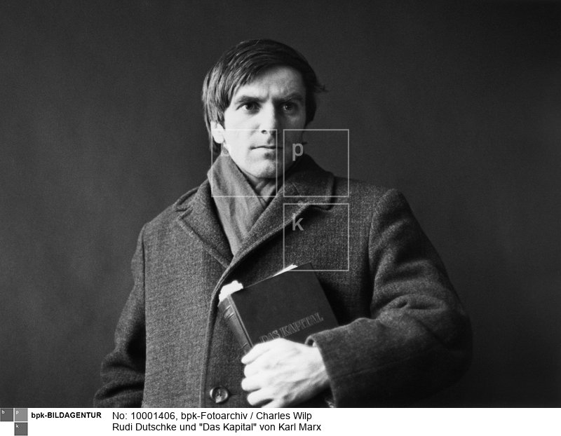 Fotograf: Charles Wilp <br> Rudi Dutschke [1940 - 1979], Deutscher Politiker der außerparlamentarischen Opposition (APO) <br> Aufnahmedatum: 1968 <br> Systematik:  <br> Personen / Politiker / Deutschland / Dutschke / Porträts