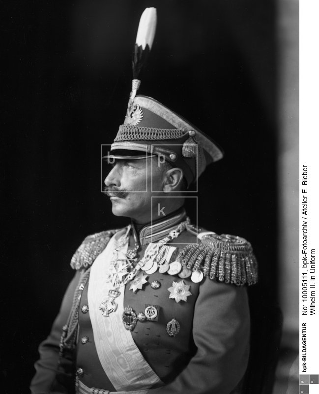 Person: Wilhelm II. [27.01.1859 - 04.06.1941], letzter deutscher Kaiser und König von Preußen 1888-1918<BR>Aufnahmedatum: um 1900<BR>Material/Technik: Foto<BR>Inventar-Nr.: Bb GP552<BR>
