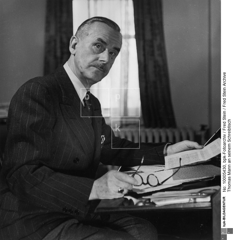 Person: Thomas Mann [06.06.1875 - 12.08.1955], deutscher Schriftsteller; Nobelpreisträger (1929 für Literatur) <BR>Aufnahmedatum: 1943<BR>Material/Technik: Foto<BR>