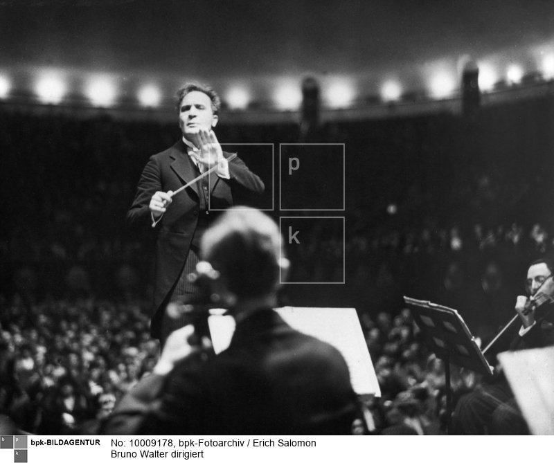 Aufnahmedatum: 1932<BR>Material/Technik: Foto<BR>Aufnahmeort: Den Haag<BR>Inventar-Nr.: Sa D102<BR>