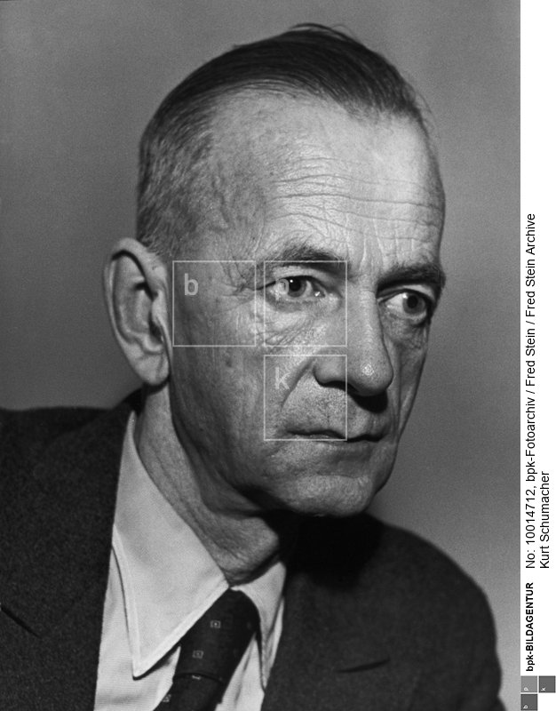 Person: Kurt Schumacher [1895 - 1952], deutscher Politiker<BR>Aufnahmedatum: 1947<BR>Material/Technik: Foto<BR>Aufnahmeort: New York<BR>