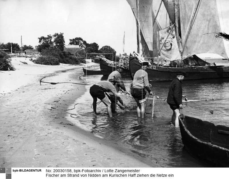 Aufnahmedatum: 1933/34<BR>Material/Technik: Foto<BR>Aufnahmeort: Nidden / Ostpreußen<BR>Inventar-Nr.: Zm 019-4.R.<BR>