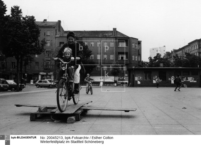 Aufnahmedatum: 05.1987<BR>Material/Technik: Foto<BR>Aufnahmeort: Berlin-Schöneberg (Berlin West)<BR>Inventar-Nr.: Co 0211-22<BR>