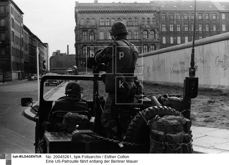 Aufnahmedatum: 04.1982<BR>Material/Technik: Foto<BR>Aufnahmeort: Berlin (West)<BR>Inventar-Nr.: Co 0123-21a<BR>