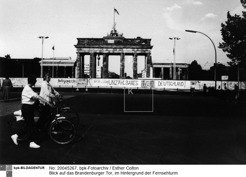 Aufnahmedatum: 05.1987<BR>Material/Technik: Foto<BR>Aufnahmeort: Berlin-Tiergarten (Berlin West)<BR>Inventar-Nr.: Co 0210-36a<BR>