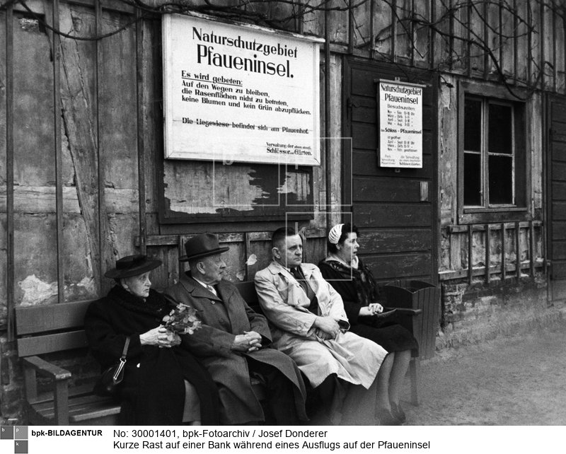 Aufnahmedatum: 1955<BR>Material/Technik: Foto<BR>Aufnahmeort: Berlin (West)<BR>Inventar-Nr.: Dd Nk/Y20-12<BR>