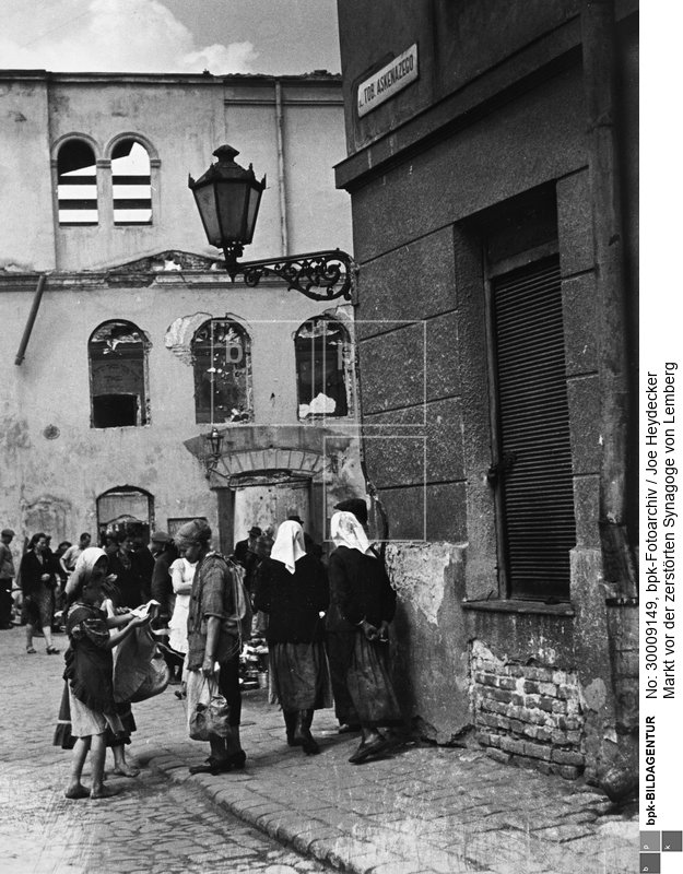 Aufnahmedatum: 1943<BR>Material/Technik: Foto<BR>Aufnahmeort: Lemberg (Lwów)<BR>