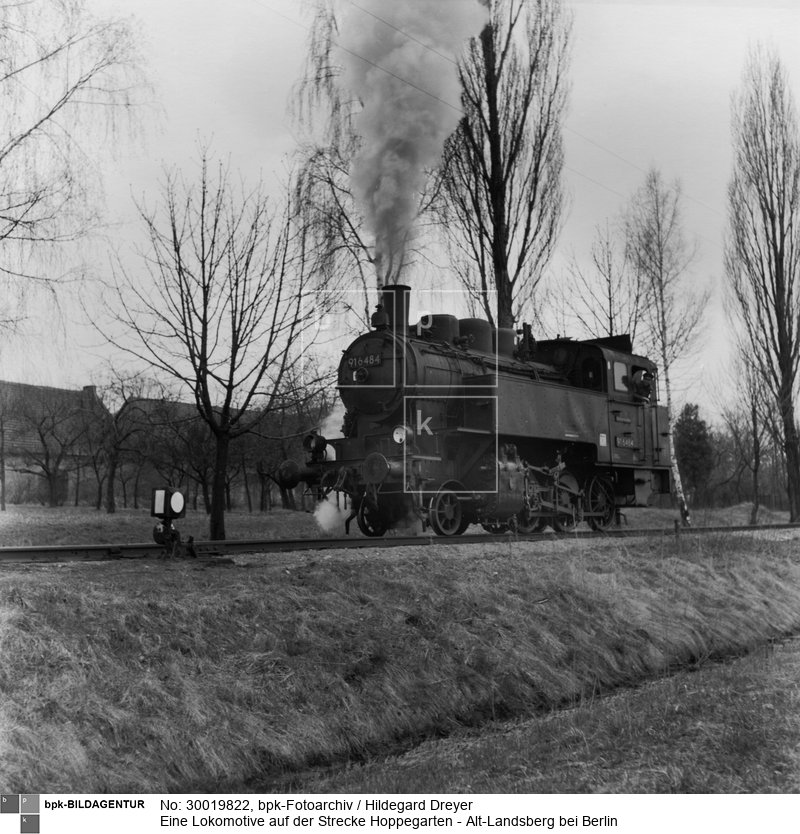 Aufnahmedatum: 24.04.1956<BR>Aufnahmeort: Berlin (Ost)<BR>Inventar-Nr.: Dr 12743<BR>Systematik: <BR>Geschichte / Deutschland / 20. Jh. / DDR / Verkehr / Eisenbahn / Güterverkehr