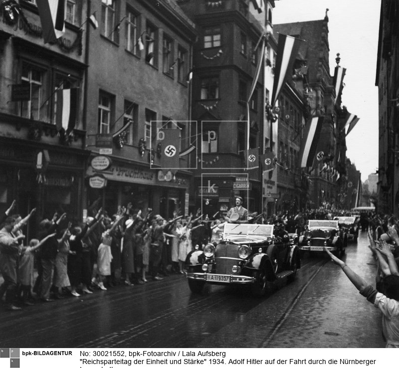 Aufnahmedatum: September 1934<BR>Aufnahmeort: Nürnberg<BR>Inventar-Nr.: Au 9101<BR>Systematik: <BR>Geschichte / Deutschland / 20. Jh. / NS-Zeit / NSDAP / Reichsparteitage / Nürnberg 1934 / allgemein