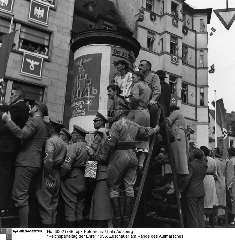 Aufnahmedatum: September 1936<BR>Aufnahmeort: Nürnberg<BR>Inventar-Nr.: Au 8347<BR>Systematik: <BR>Geschichte / Deutschland / 20. Jh. / NS-Zeit / NSDAP / Reichsparteitage / Nürnberg 1936 / allgemein