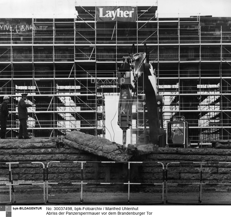 Aufnahmedatum: 28.04.1990<BR>Material/Technik: Foto<BR>Aufnahmeort: Berlin (West)<BR>