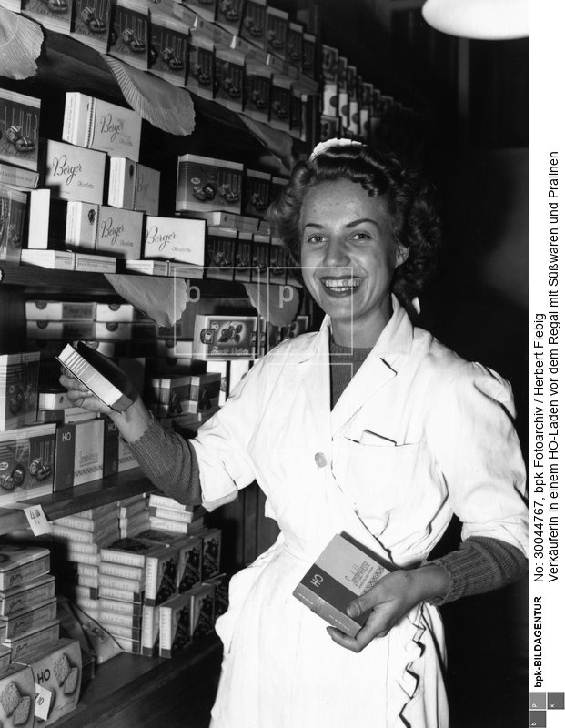 Aufnahmedatum: um 1954<BR>Material/Technik: Foto<BR>Aufnahmeort: Berlin (Ost)<BR>Inventar-Nr.: Fg A0316-06<BR>