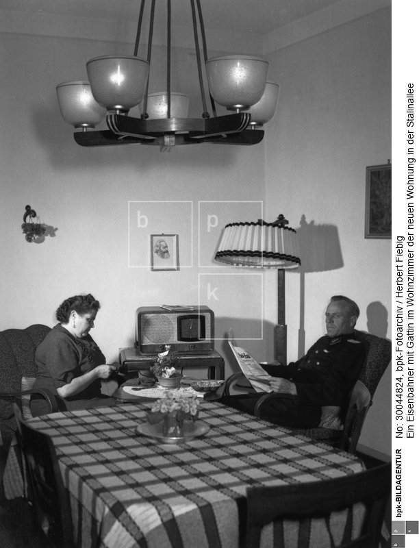 Aufnahmedatum: um 1953<BR>Material/Technik: Foto<BR>Aufnahmeort: Berlin (Ost)<BR>Inventar-Nr.: Fg A0396/03-03<BR>