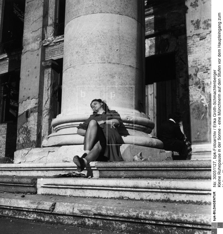 Aufnahmedatum: 1946<BR>Material/Technik: Foto<BR>München<BR>