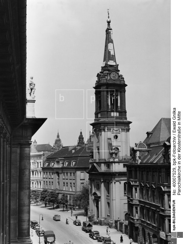 Fotograf: Ewald Gnilka <BR> Architekten: J.A. Nering und M. Grünberg, 1695/1702; <BR> Umbau 1884/85 unter G. Knoblauch und K.H. Wex <BR> Motiv 1 von 3 <BR> Aufnahmedatum: 1936 <BR> Aufnahmeort: Berlin <BR> Systematik:  <BR> Geographie / Europa / Deutschland / Orte / Berlin / Kirchen / P-R