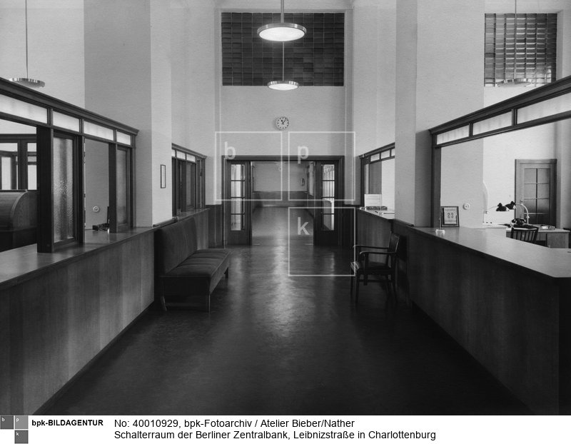 Aufnahmedatum: 1950<BR>Material/Technik: Foto<BR>Aufnahmeort: Berlin (West)<BR>Inventar-Nr.: BbN62986-16<BR>