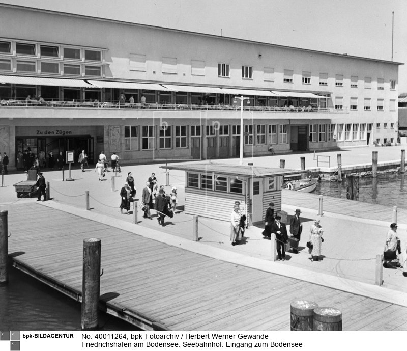 Aufnahmedatum: 1935 <br> Aufnahmeort: Friedrichshafen am Bodensee <br> Inventar-Nr.: Gw 02267 <br> Systematik:  <br> Geographie / Europa / Deutschland / Orte / Fri-Fru