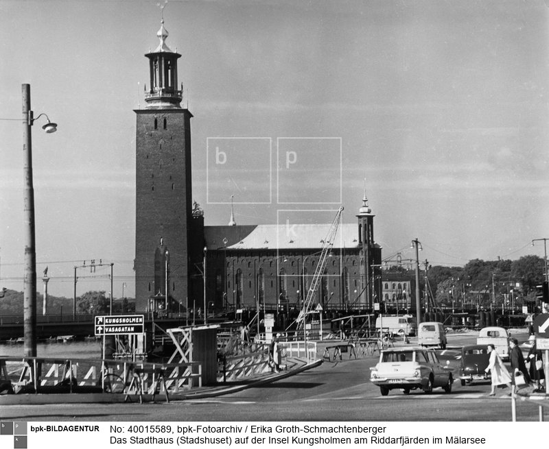 Fotograf: Erika Groth-Schmachtenberger <BR> zwischen 1911 und 1923 nach Plänen des Architekten Ragnar Östberg im Stil der schwedischen Nationalromantik erbaut <BR> Aufnahmedatum: 1965 <BR> Aufnahmeort: Kungsholmen (Ortsteil von Stockholm in Schweden) <BR> Systematik:  <BR> Geographie / Europa / Schweden / Orte / Stockholm