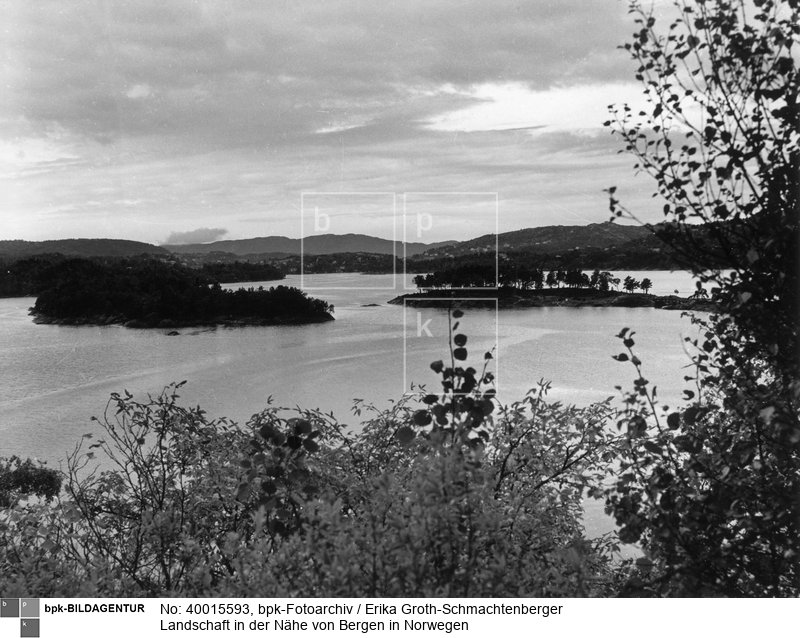 Fotograf: Erika Groth-Schmachtenberger <BR> Aufnahmedatum: 1965 <BR> Systematik:  <BR> Geographie / Europa / Norwegen / Landschaften / Seen, Flüsse, Wasserfälle