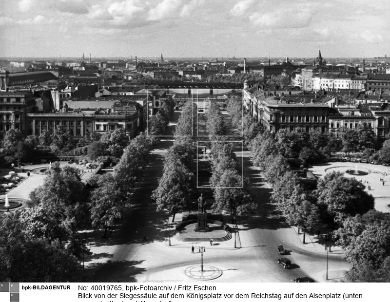 Im Hintergrund der Humboldthafen und Hamburger Bahnhof<BR>Aufnahmedatum: 1936<BR>Material/Technik: Foto<BR>Aufnahmeort: Berlin<BR>Inventar-Nr.: ES z<BR>