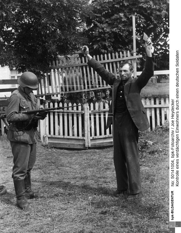 Aufnahmedatum: 1941<BR>Material/Technik: Foto<BR>Aufnahmeort: Baranowicze Weißrussland Sowjetunion<BR>