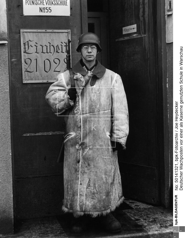 Aufnahmedatum: Winter 1941<BR>Material/Technik: Foto<BR>Aufnahmeort: Warschau Polen<BR>