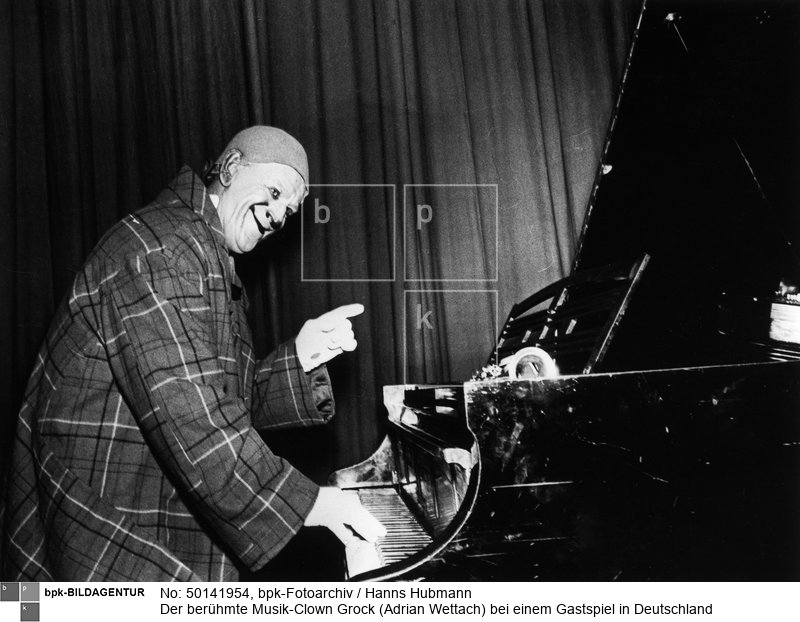 "Nit möööglich!"<BR>Aufnahmedatum: 1933/34<BR>Material/Technik: Foto<BR>Aufnahmeort: Deutschland<BR>Inventar-Nr.: Hu BB<BR>