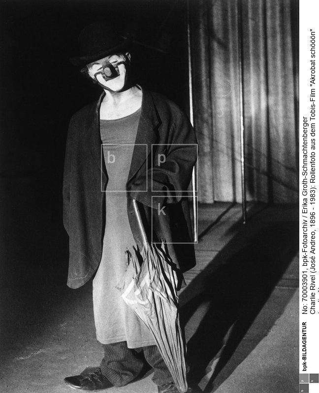 Fotograf: Erika Groth-Schmachtenberger <BR> Spanischer Clown <BR> Aufnahmedatum: 1941 <BR> Systematik:  <BR> Kulturgeschichte / Zirkus und Varieté / Clowns / Rivel