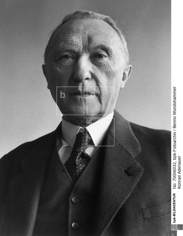 Person: Konrad Adenauer [05.01.1876 - 19.04.1967], Deutscher Politiker (Zentrum, CDU), Oberbürgermeister von Köln 1917-33, Bundeskanzler 1949-63<BR>Aufnahmedatum: 1949<BR>Material/Technik: Foto<BR>Inventar-Nr.: Wu 49/6/4-5<BR>