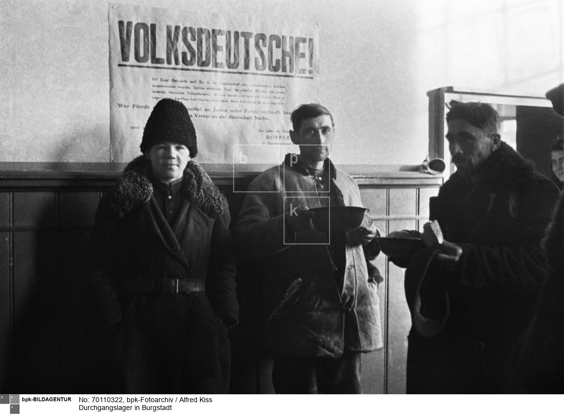 Aufnahmedatum: Anfang 1940<BR>Material/Technik: Foto<BR>Aufnahmeort: Pabianice (Pabianitz, Burgstadt), Reichsgau Wartheland, Deutsches Reich (durch Annexion) / Pabianice, Polen<BR>Inventar-Nr.: Ki I/015/19<BR>