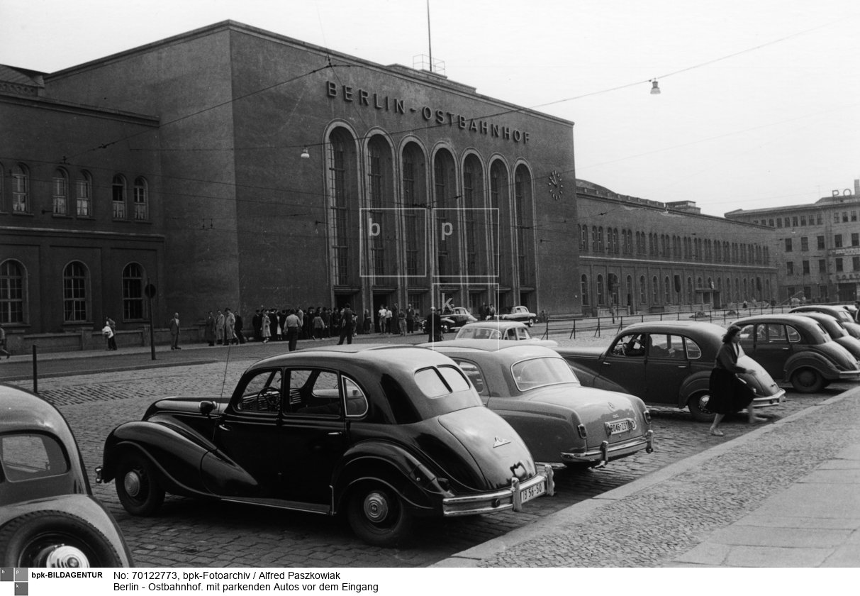Aufnahmedatum: 1955<BR>Material/Technik: Foto<BR>Aufnahmeort: Berlin (Ost)<BR>Inventar-Nr.: Pz R425/3-25<BR>