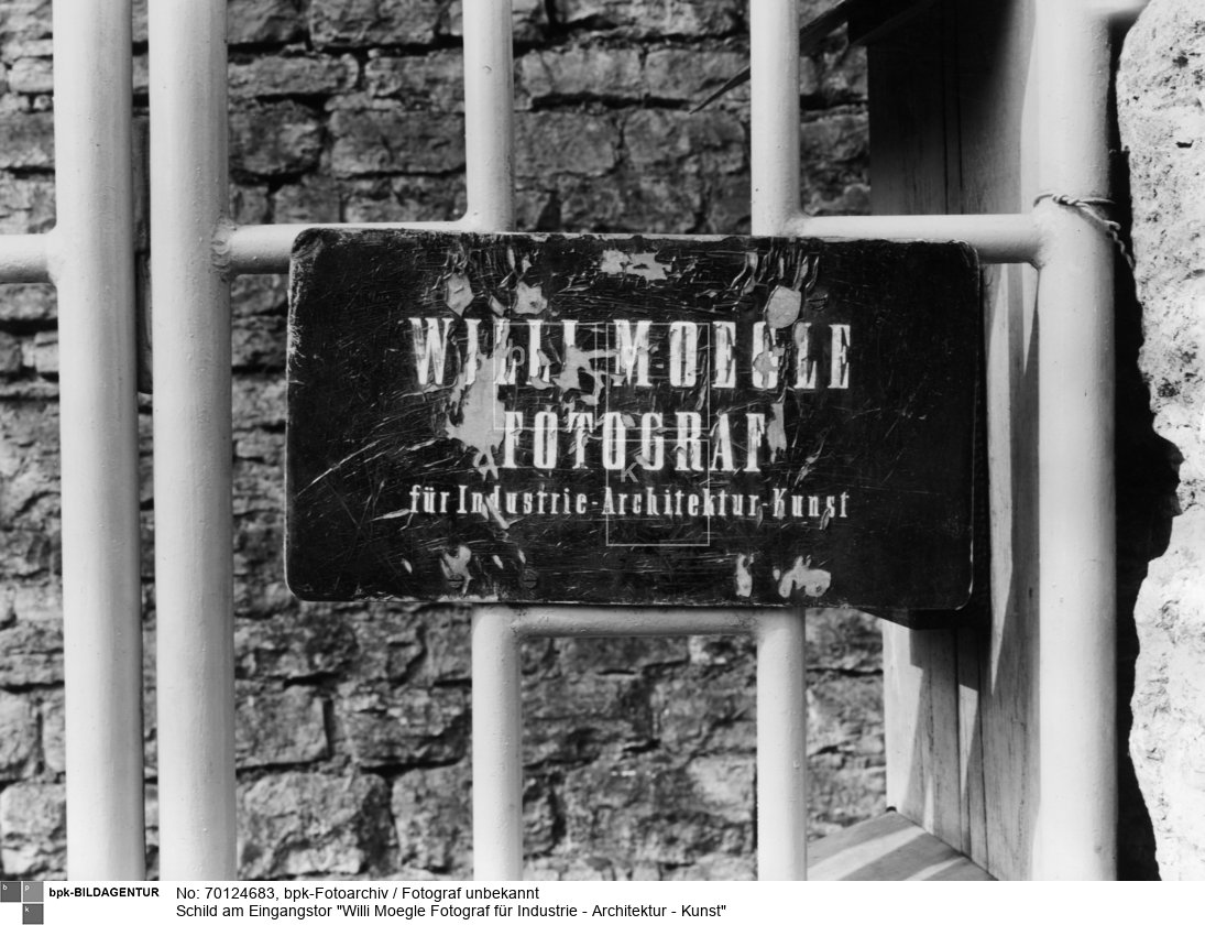 Material/Technik: Foto<BR>