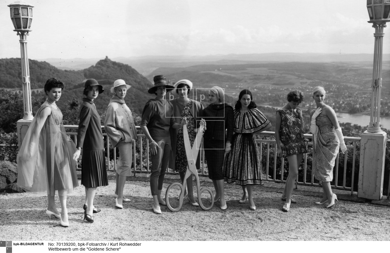 Aufnahmedatum: 1958<BR>Material/Technik: Foto<BR>Aufnahmeort: bei Königswinter<BR>Inventar-Nr.: Rw 58/142-10<BR>