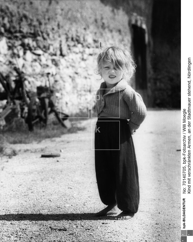 Format: Kleinbild
Film: Adox KB 14
Kamera: Leica<BR>Aufnahmedatum: 1953<BR>Material/Technik: Foto<BR>Inventar-Nr.: Mg o. Nr. / 18<BR>