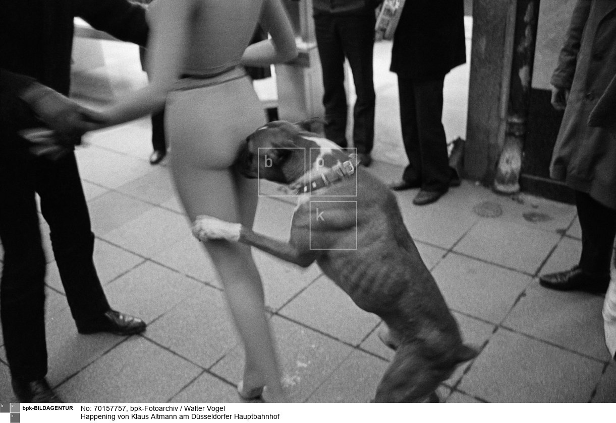 Aufnahmedatum: 1964<BR>Material/Technik: Foto<BR>Aufnahmeort: Aufnahmeort: Düsseldorf<BR>Inventar-Nr.: Vg 060-12<BR>