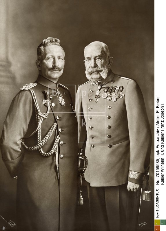 (Fotomontage aus 2 Porträts von E.Bieber (Franz Josef I.) und T.H.Voigt)<BR>Aufnahmedatum: um 1900<BR>Material/Technik: Fotomontage<BR>Inventar-Nr.: Bb 74787 II<BR>