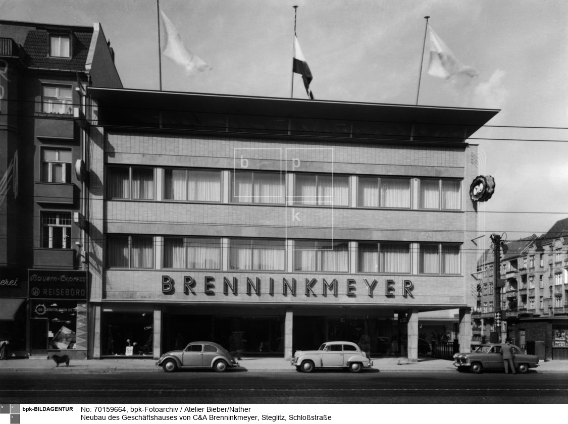 Aufnahmedatum: 09.10.1956<BR>Material/Technik: Foto<BR>Aufnahmeort: Berlin (West)<BR>Inventar-Nr.: Bb N71408<BR>