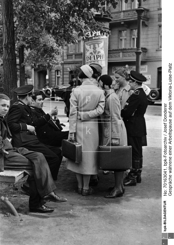 Aufnahmedatum: um 1936<BR>Material/Technik: Foto<BR>Aufnahmeort: Berlin<BR>Inventar-Nr.: Dd A0401-06<BR>