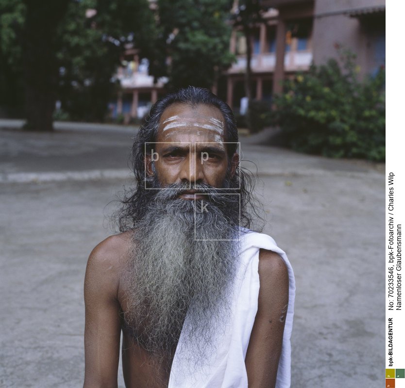 Asket und auch Anhänger Shivas, zu erkennen an den Aschestreifen.<BR>Aufnahmedatum: 1978<BR>Material/Technik: Foto<BR>Aufnahmeort: Indien<BR>