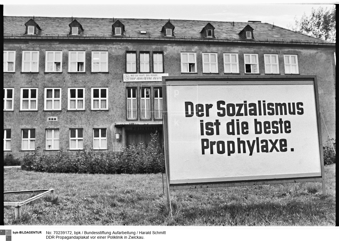 Aufnahmedatum: Februar 1982<BR>Material/Technik: Foto<BR>Aufnahmeort: Zwickau / DDR (Deutschland)<BR>Inventar-Nr.: 82 0212 001FV