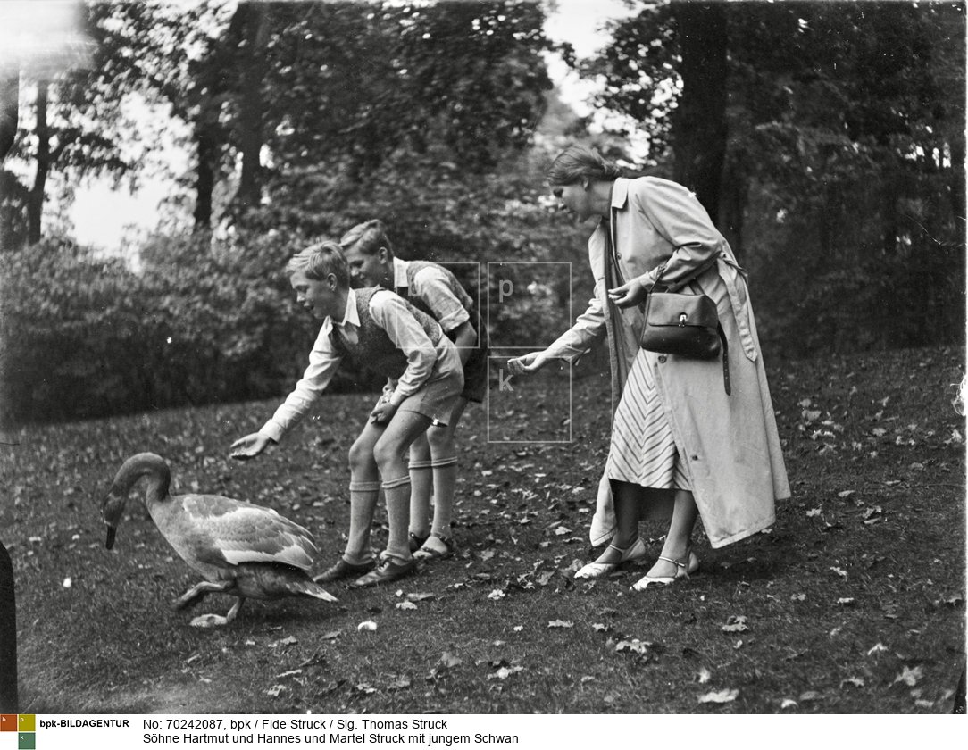 Aufnahmedatum: ca. 1932<BR>Material/Technik: Foto<BR>Aufnahmeort: Berlin Tiergarten <BR>