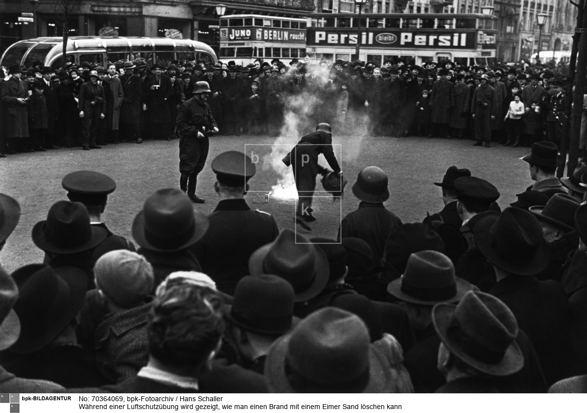 Aufnahmedatum: um 1939<BR>Material/Technik: Foto<BR>Aufnahmeort: Berlin <BR>Inventar-Nr.: Sl F88-19A<BR>