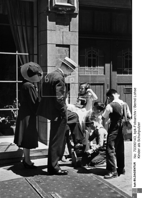 Aufnahmedatum: 1937<BR>Material/Technik: Foto<BR>Aufnahmeort: USA (Kalifornien ?)<BR>Inventar-Nr.: Lo NA/521-32<BR>