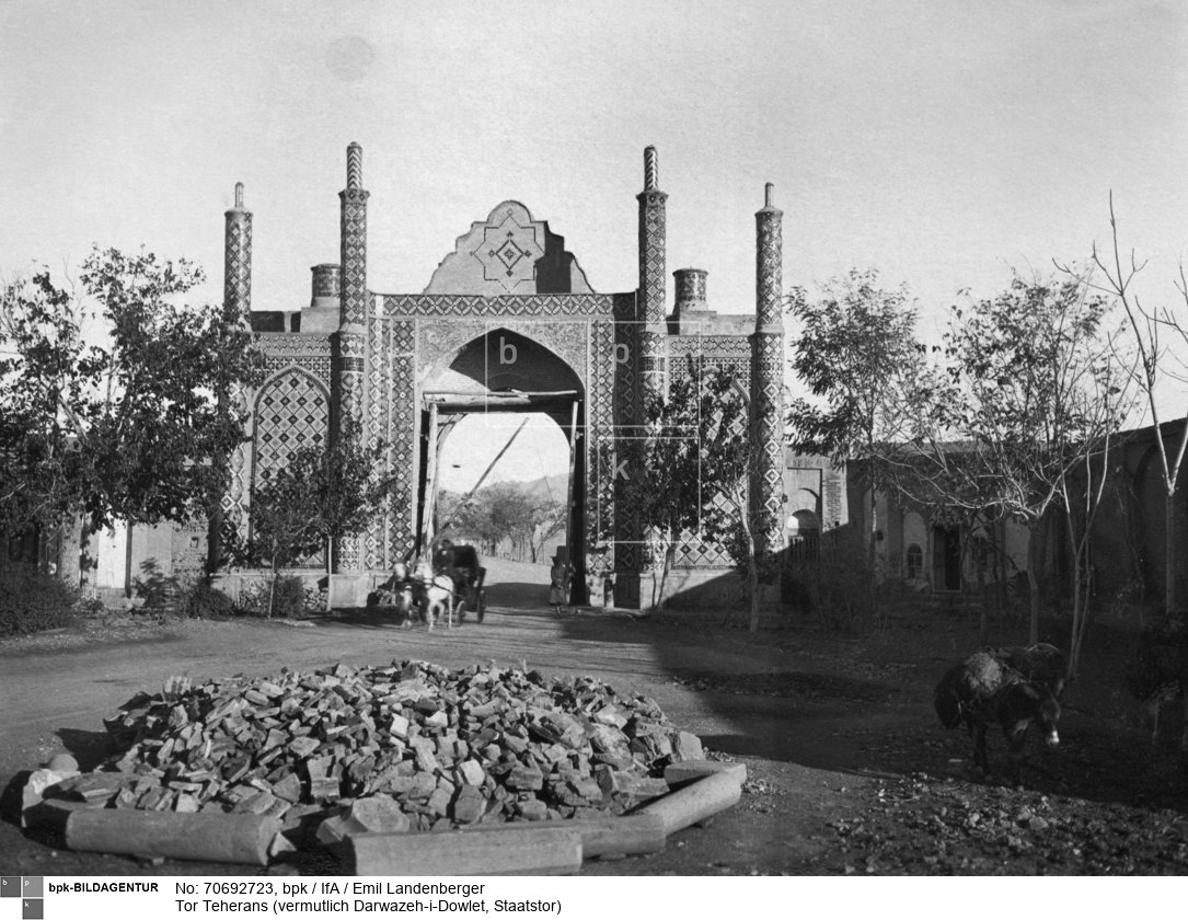 Aufnahmedatum: um 1912<BR>Material/Technik: Foto<BR>Aufnahmeort: Teheran, Iran<BR>Inventar-Nr.: IfA<BR>